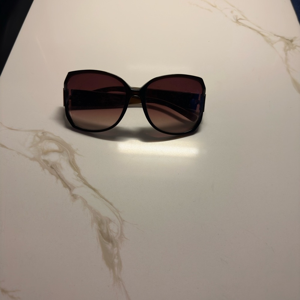 Elegant Black Sunglasses